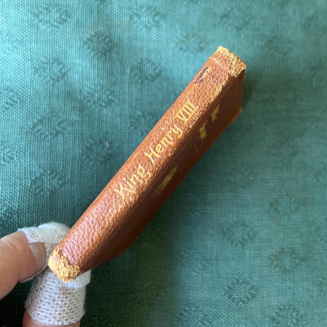 Vintage Antique 1900 Leather Mini Book King Henry VIII Shakespeare, photo 2 of 5