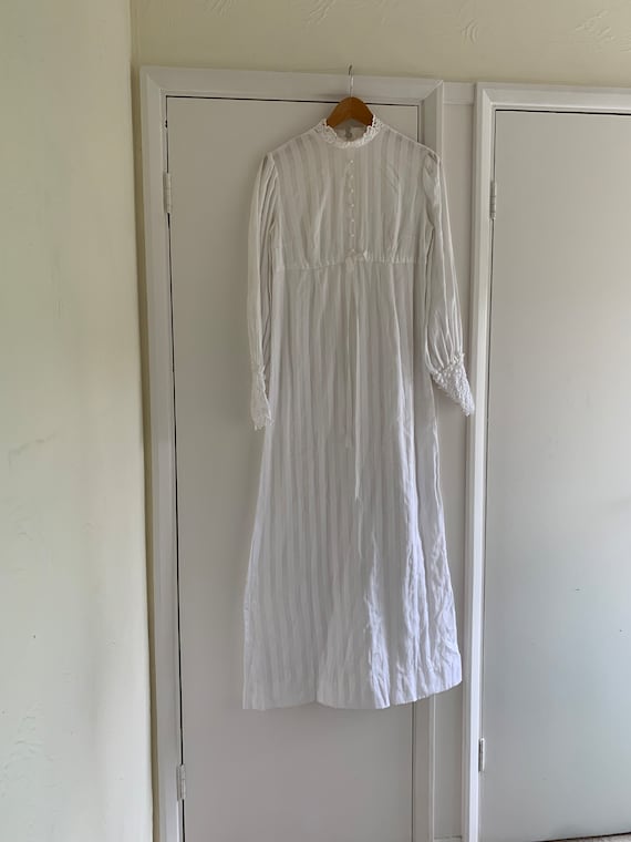 Vintage 1970s White Cotton Maxi Dress - image 2