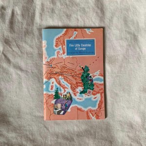 Voyage vintage des années 1960 - Livre du programme autour du monde. Cinq petits pays d&#39;Europe