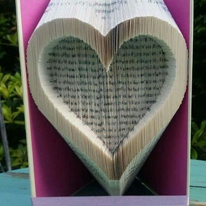Heart Combi Book Folding Pattern and Beginners Tutorial. Make your own Valentines Day Gift. DIY Wedding Decor. Handmade Anniversary Gift