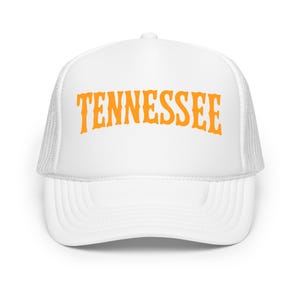 Czapka z daszkiem typu trucker z pianki Tennessee - pomarańczowo-biała - czcionka w stylu western