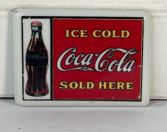 Vintage Coca-Cola-magneet; Iconisch logo; Keramiek; Jaren 80