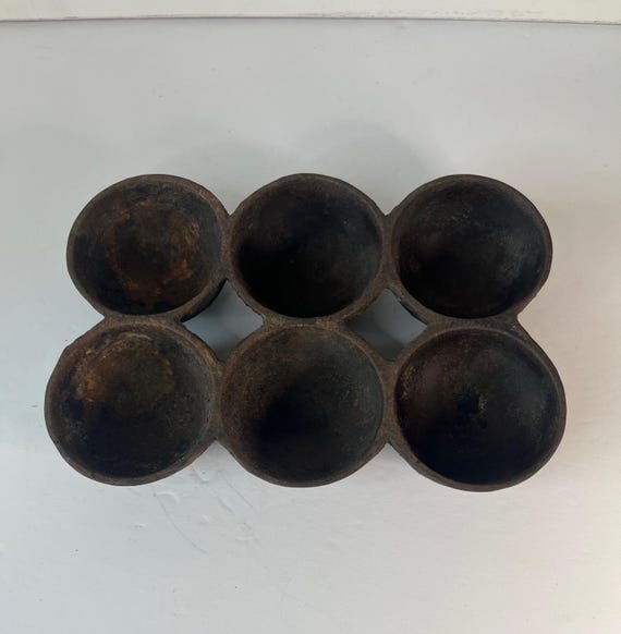 Antique Wagner Ware Gem Pan; Cast Iron; 6 cavity