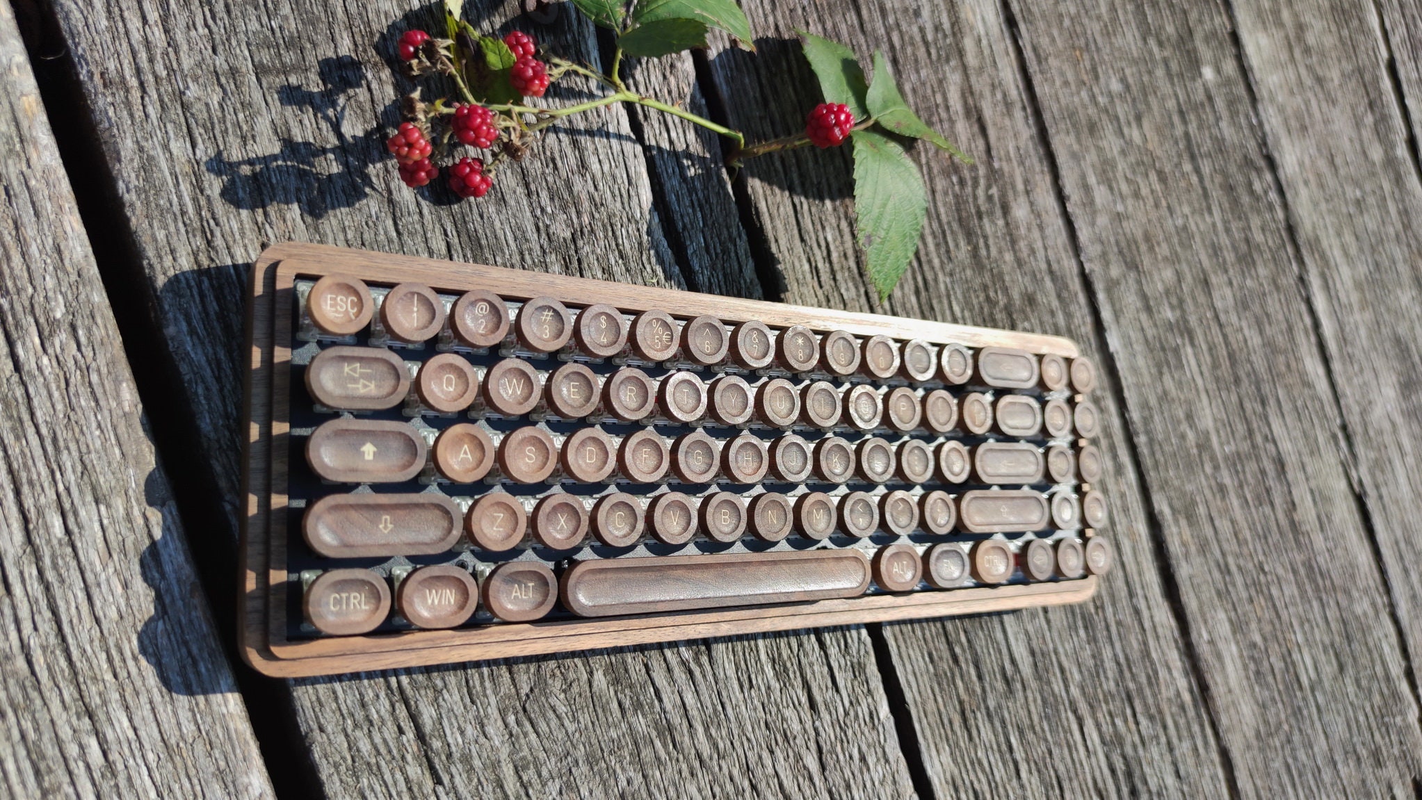 Wooden Keyboard With Retro Typewriter Keycaps M9 Bluetooth version