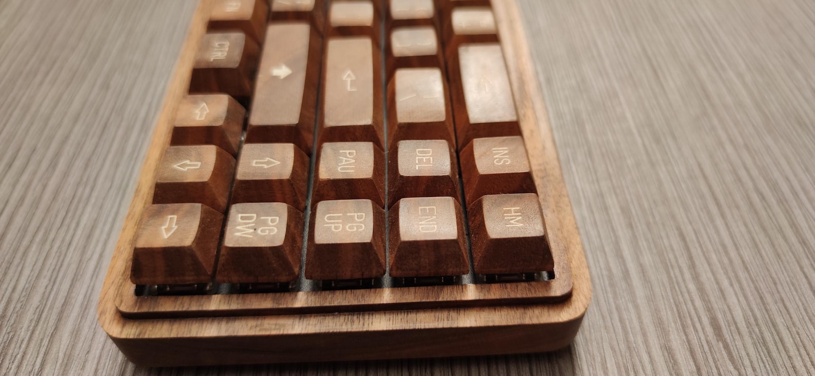 Unique Handmade Walnut Mechanical Keyboard | Luxury Tech Gift for Him ...