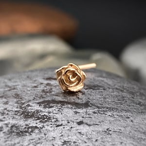 Anillo de nariz de rosa de plata maciza, pendiente de flor, pendiente de flor, pendiente de rosa pequeña, pendiente de flor pequeña, joyería de rosa, hecho a mano por encargo