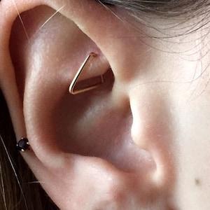 Triangle Cartilage Earring, Tiny Triangle Hoop, Tiny Hoop Earring, Triangle Earring, Triangle Daith, Cartilage Hoop, Hex Piercing, Helix Hoo