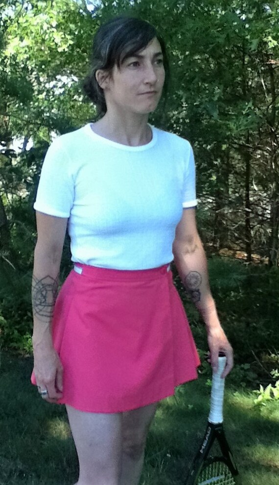 Vintage fuschia tennis skirt by Tail - size 7/8 - 