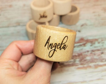 Anelli per tovaglioli in legno incisi personalizzati / accessori da sposa / decorazioni per la casa / decorazioni per la cucina / regalo per la casa / idea regalo personalizzata