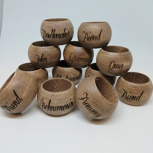Anelli per tovaglioli in legno incisi personalizzati / accessori per matrimoni / decorazioni per la casa / decorazioni per la cucina / regalo di inaugurazione della casa / idea regalo personalizzata