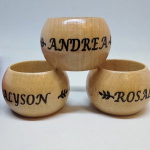 Gepersonaliseerde houten servetringen/gegraveerde ringen/bruiloftaccessoires/woondecoratie / keukeninrichting / housewarmingcadeau / gepersonaliseerd cadeau-idee