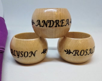 Anillos de servilleta de madera personalizados/anillos grabados/accesorios de boda/decoración del hogar/decoración de la cocina/regalo de inauguración de la casa/idea de regalo personalizada