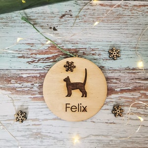 Personalized cat ornament, engraved cat Christmas decoration, laser cut cat silhouette, plywood Christmas tree decoration, gift for cat image 3
