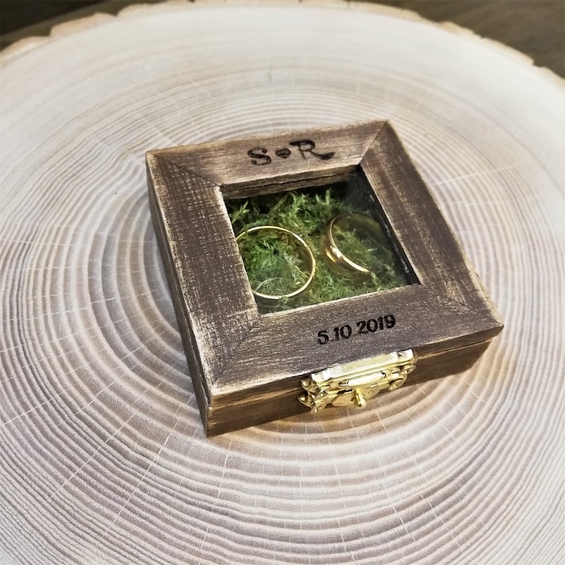 Personalized Wedding Ring Box with glassRing Bearer BoxRing Holderrustic ring boxRing Bearer Pillow brown ring box with moss