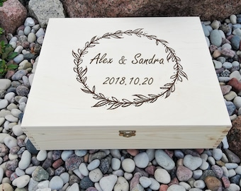 Personalized wooden wine box 3 bottle/ wedding gift / anniversary / christmas gift / champagne box /housewarming gift / personalized gift