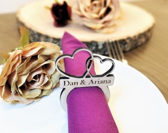 matrimonio personalizzato Tovagliolo anelli set / Accessori tavolo da sposa / segni di legno / decorazioni cuori / tavolino tavolino /arredamento di nozze rustico