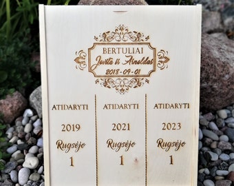 Personalized wooden wine box 3 bottle/ wedding gift / anniversary / christmas gift / champagne box /housewarming gift / personalized gift