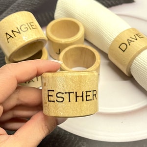 Anelli portatovagliolo in legno incisi personalizzati / accessori da sposa / decorazioni per la casa / decorazioni per la cucina / regalo di inaugurazione della casa / idea regalo personalizzata
