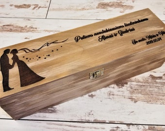 Personalized wooden wine box / wedding gift / anniversary gift / christmas gift / valentine's gift / housewarming gift / personalized gift