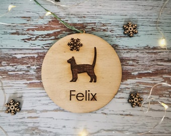 Ornement de chat personnalisé, décoration de Noël de chat gravée, silhouette de chat découpée au laser, décoration de sapin de Noël en contreplaqué, cadeau pour chat