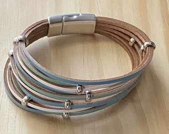 Multi Layered Leather Bracelet Blue Green White