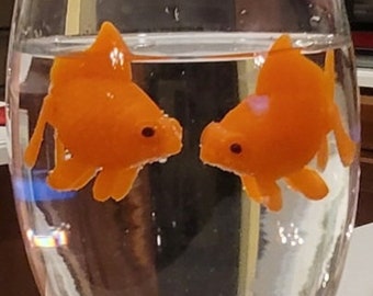2 self floating orange Goldfish for Haftseen or Aquarium.