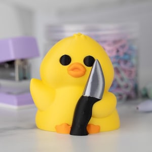 Stabby Ente Schreibtisch Buddy: Lustiges Gag Geschenk, Enten Figur mit Messer