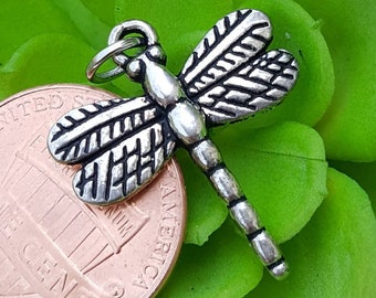 Charme de libellule d’argent, pendentif de libellule, bijoux de libellule, libellules pour collier de bracelet, petit cadeau de libellule, bijoux de libellule