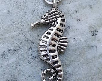 Fascino cavalluccio marino d'argento, ciondolo cavallo di cavallo marino d'argento, mare mare spiaggia fascino ciondoli gioielli, piccolo cavallo marino d'argento antico, regali di Natale