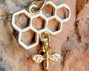 Gold bee charm, gold bee pendant, gold bee jewelry, beautiful bee jewelry gift, gold queen bee pendant, bee with honeycomb charm pendant