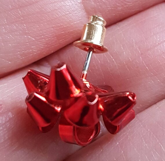 Present bow earrings deals