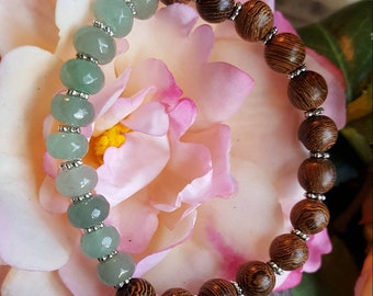Green Aventurine bead bracelet, stretch bracelet with wood beads, wood & aventurine stone beaded bracelet, green gemstone stacking bracelet