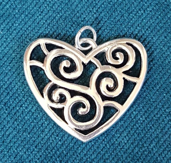 Pendentif Cœur En Argent - Occasion - Bijou Romantique à Porter Ou Offrir