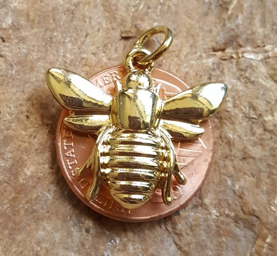 Gold Bee Charm, Shiny Gold Bee Pendant, Gold Bee Jewelry, Bee Jewelry Gift,  Beautiful Gold Bee, Gold Queen Bee Pendant, Gold Bumblebee Charm 