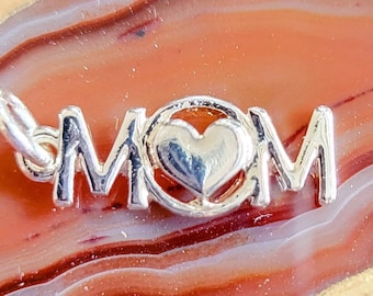 Silver MOM charm, Mom word charm, MOM pendant, l love mom quote charm, MOM with heart charm, charms for bracelet, Mother's day jewelry gift