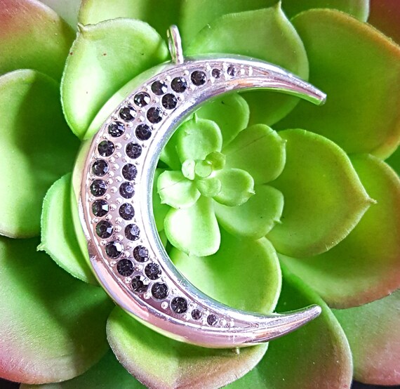 MOON CHARM SILVER W/CRYSTALS MOON CHARM SILVER W/CRYSTALS