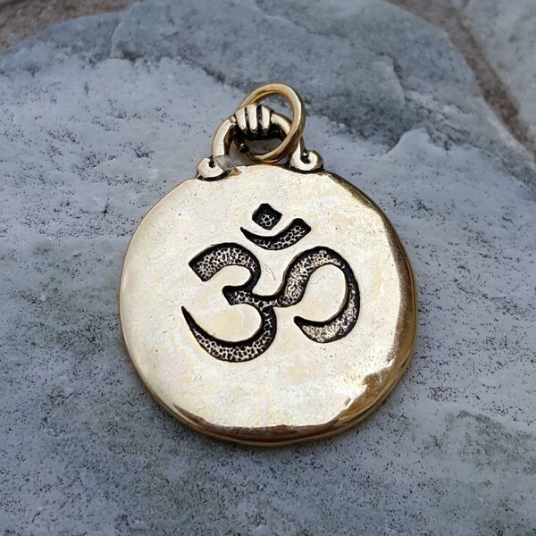 Gold Om charm, Aum spiritual charm pendant jewelry, charm bracelet, gold Ohm charm, yoga zen mantra jewelry, gold om pendant, gold om charm