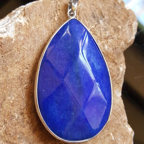 Navy blue quartz pendant, royal blue focal pendant, dark blue stone pendant, silver blue gemstone pendant, blue jewelry, cobalt blue pendant