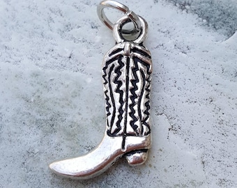 Encanto de bota de vaquero de plata, colgante de bota de vaquero plateado, encanto de bota de plata, encantos occidentales, pequeña bota de vaquero vintage, regalo de Navidad vaquera
