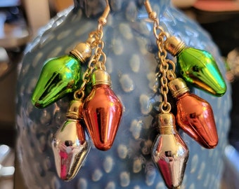 Pendientes de fiesta navideña, pendientes de navidad mini pendientes de luz de árbol de navidad festivos, pendientes rojos verdes, pendientes de bombilla de Navidad