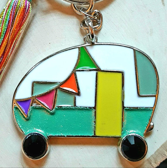 KEY-CHAINS／ANTIQUE／VINTAGE／USA Vintage Camping Camper Keychain, Roadtrip Vacation Theme Gift