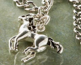 馬のペンダントジュエリー スターリングシルバー ハンドメイド 馬の