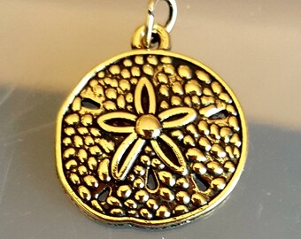 14k Gold Sanddollar Charme, Gold Sanddollar Anhänger, tropischer Ozean Strand Charme Schmuck, Gold Sand Dollar Charme, Gold Sand Dollar Anhänger