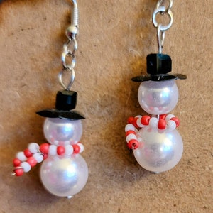 Festive fun holiday earrings, snowman earrings for Christmas, holiday party earrings with snowman, cute Christmas earrings, tiny snowman