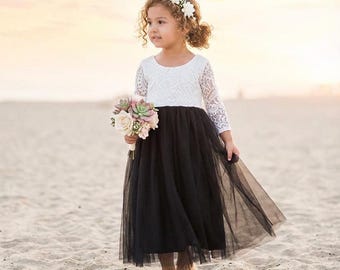 Vestido bohemio chic negro para niña de las flores, vestido de tul con corpiño de encaje blanco para niñas, atuendo para boda o ocasión especial.