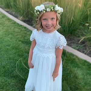 Sienna witte boho bloemenmeisjesjurk, kanten lijfje tule rok voor feest, rustiek gehaakte trouwjurk afbeelding 15