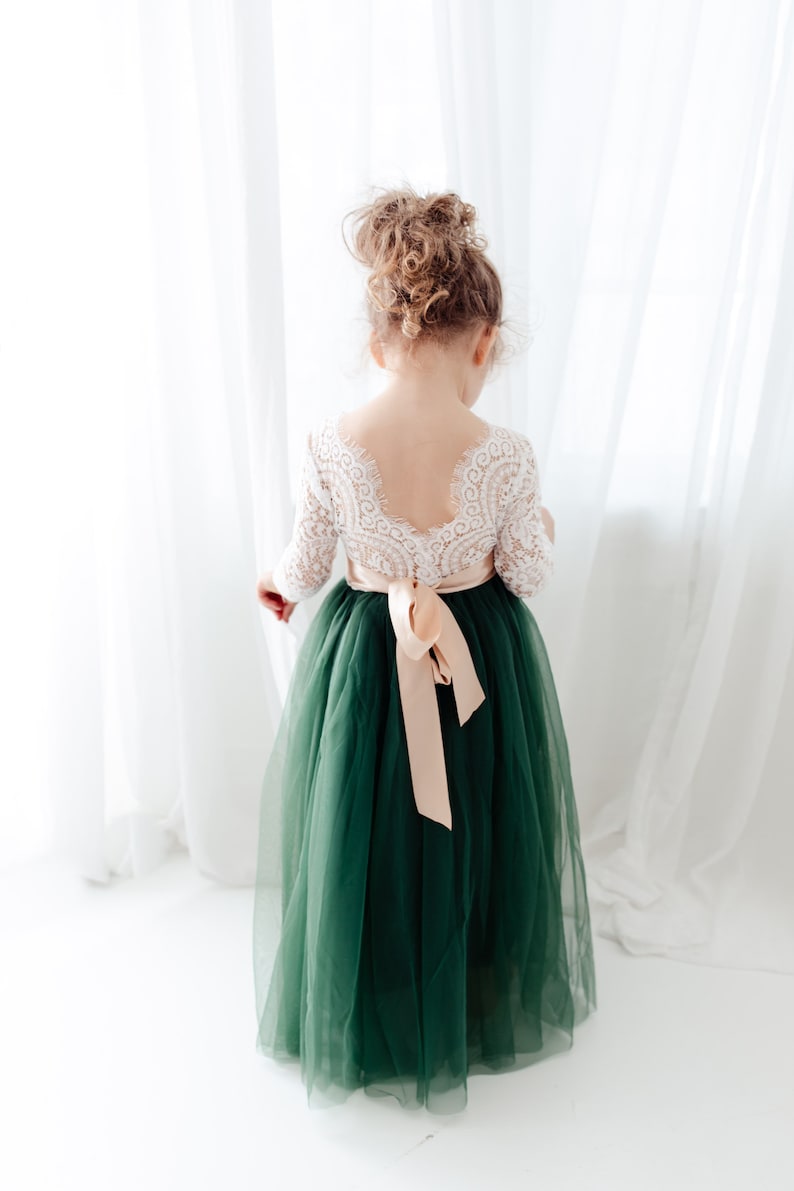 Abito da damigella d'onore verde cacciatore, corpetto in pizzo bianco, abito da ballo in tulle verde acqua scuro, abito da sposa boho per principessa immagine 1