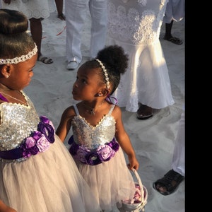 Vestido de niña de flores de lentejuelas plateadas, vestidos de niña de flores de tul blanco para niños pequeños, vestido de novia de playa. ava imagen 4