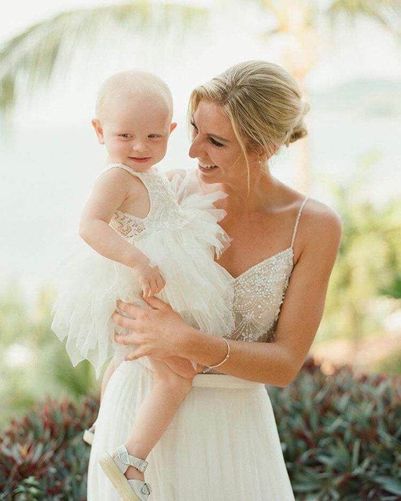 Weiße Spitze Kleinkind Blumenmädchen Kleid, Säugling Tüll Brautkleid, Boho Strand-Prinzessin Outfit Bild 8