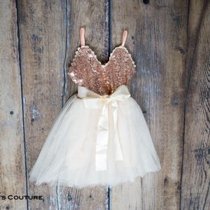 flowers with rose gold dress Flower bouquet for gold dress